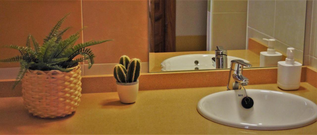 La Casa De La Abuela Regina Apartment กราซาเลมา ภายนอก รูปภาพ